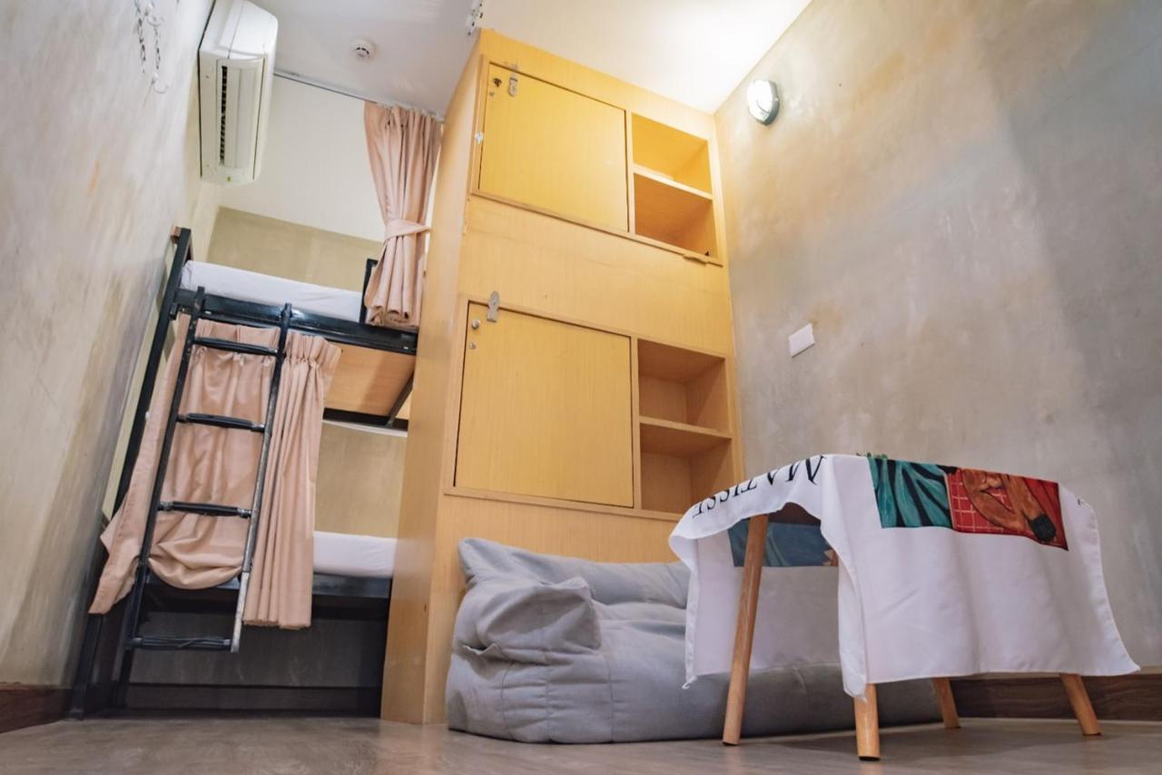 Cazz Hostel Bangkok Exterior photo