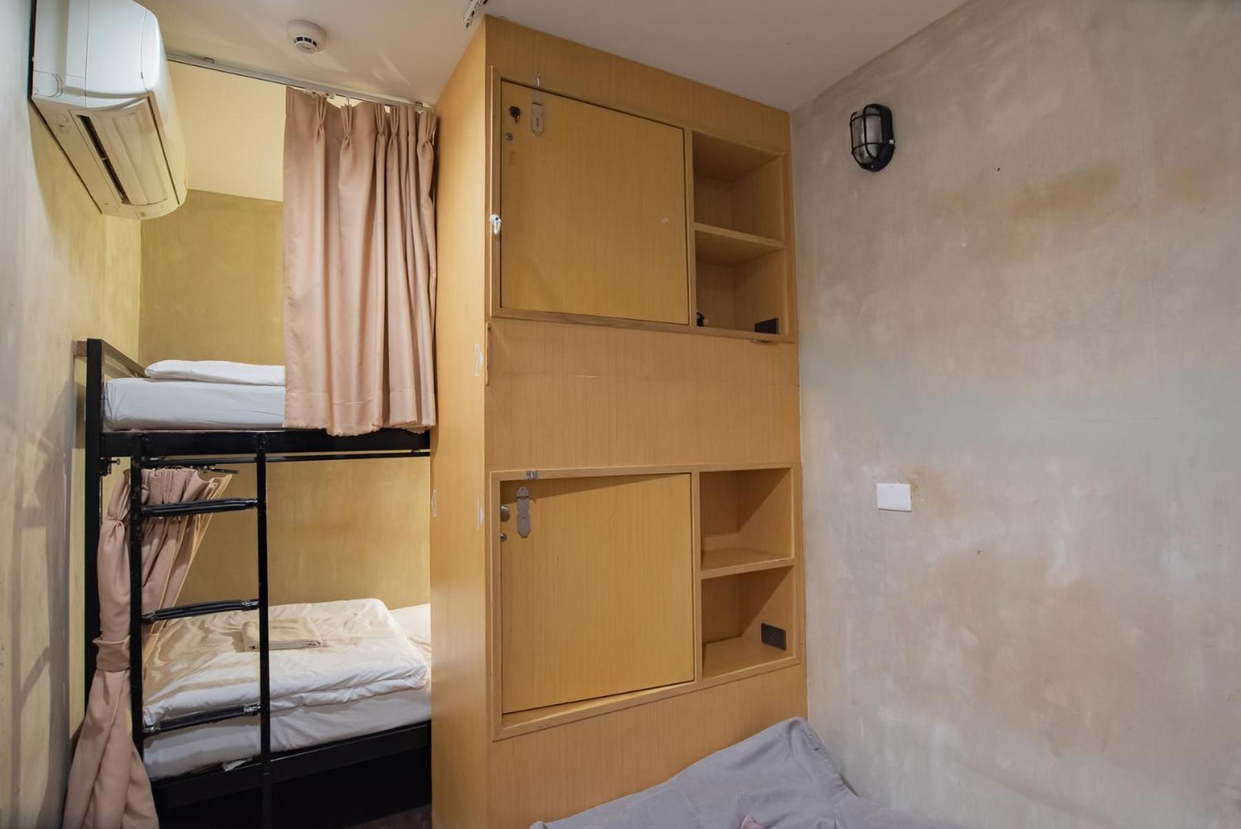 Cazz Hostel Bangkok Exterior photo