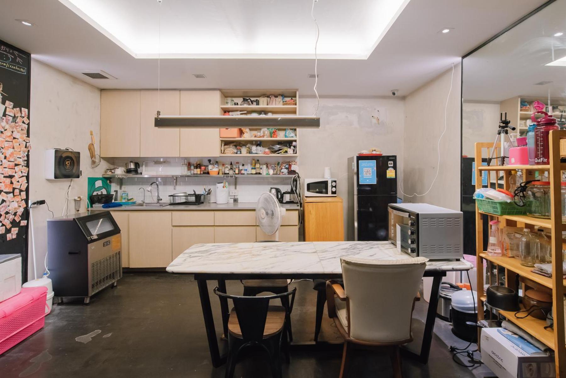 Cazz Hostel Bangkok Exterior photo